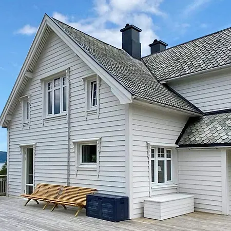 Feriehus 9 Person In Aram