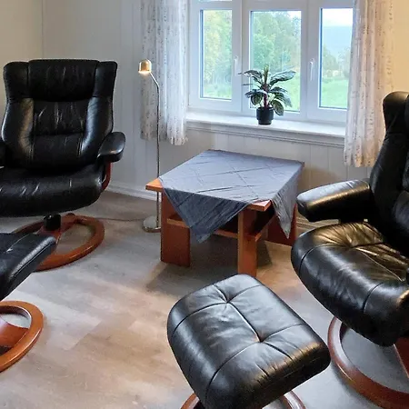 Feriehus 9 Person In Aram Sandvik (More og Romsdal)