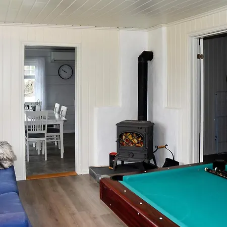 Nyaraló 9 Person In Aram Sandvik
